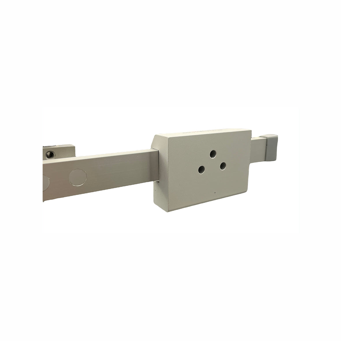 Artnr: 143-03-00, Eu-Klove Bred modell, framsida med 3 hål Ø6,6mm.