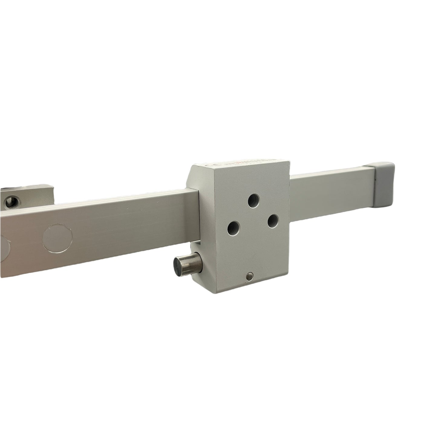 Artnr: 147-03-00, Eu-Klove med 3 hål Ø6,6mm.